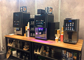 Azkoyen präsentiert seine neuen Maschinen auf der European Coffee Expo in London